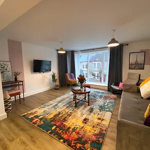 公寓 Riverside With 2br Flats At The Centre-parking-balcony, 剑桥